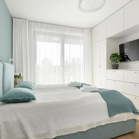 & Mint - Right On The - By Rentmonkey Apartment *